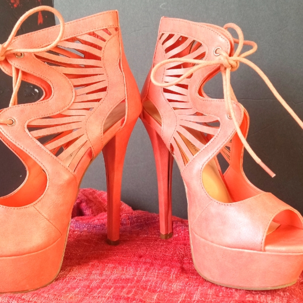 Women's Peach leather Stiletto Platform pump size 7